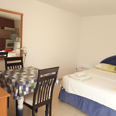 Apartamento Galatia'S Court Paphos Habitación foto