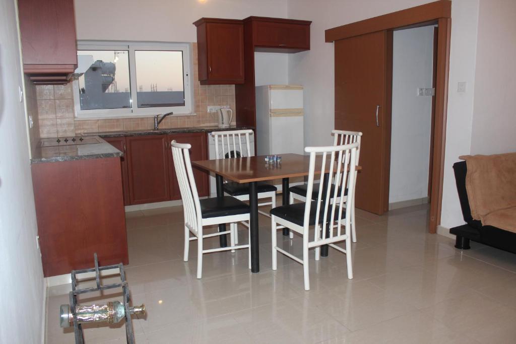 Apartamento Galatia'S Court Paphos Habitación foto
