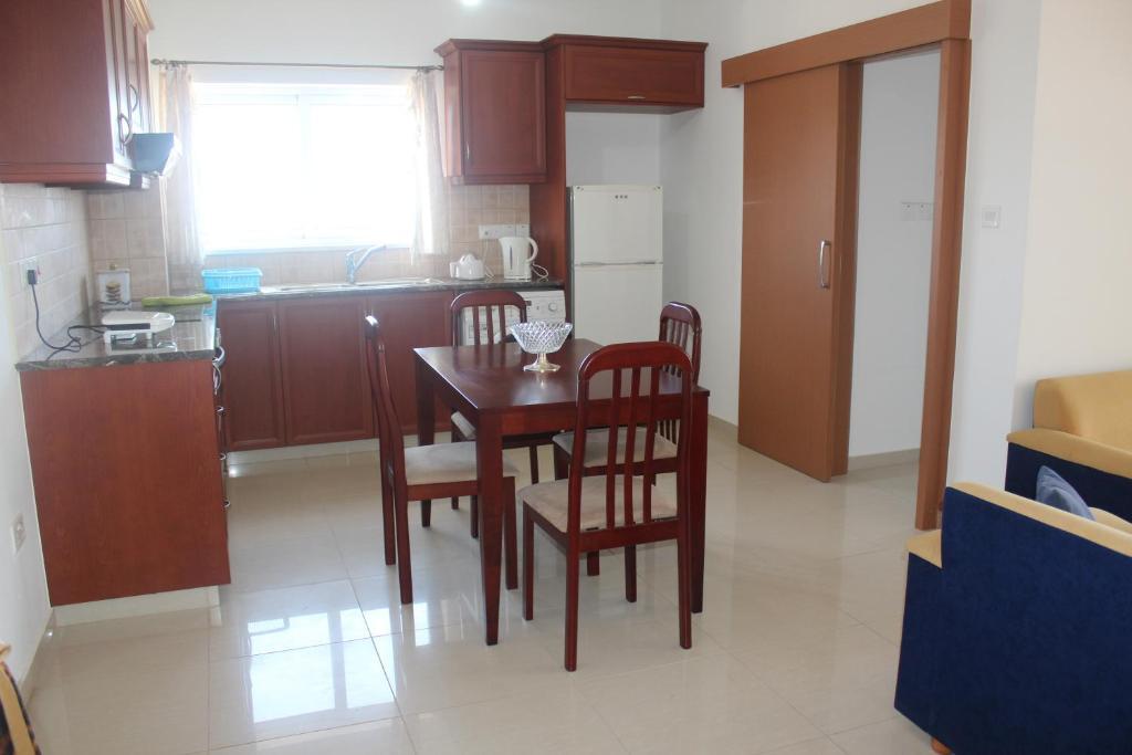 Apartamento Galatia'S Court Paphos Habitación foto