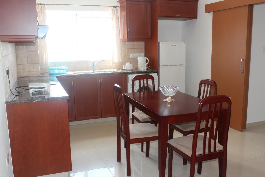 Apartamento Galatia'S Court Paphos Habitación foto