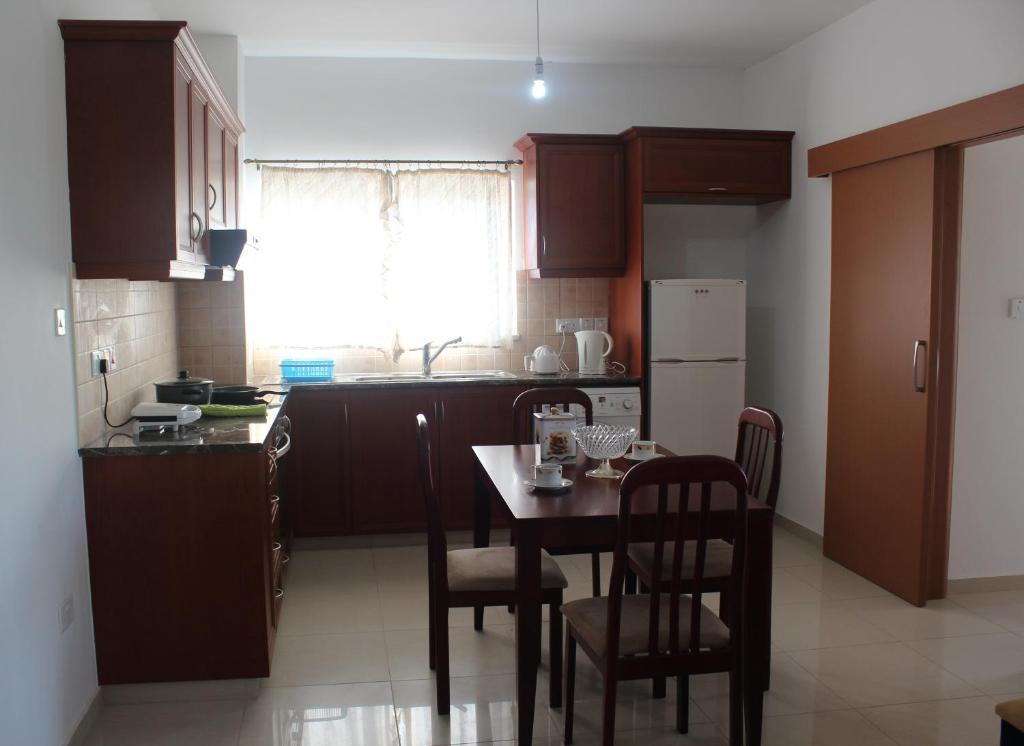 Apartamento Galatia'S Court Paphos Habitación foto
